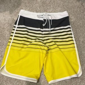 Mossimo Mens board shorts, w32, NWT, yellow and black striped